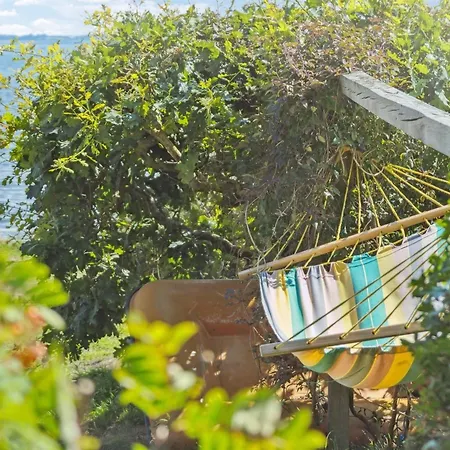 Snari - 10m From The Sea By Interhome